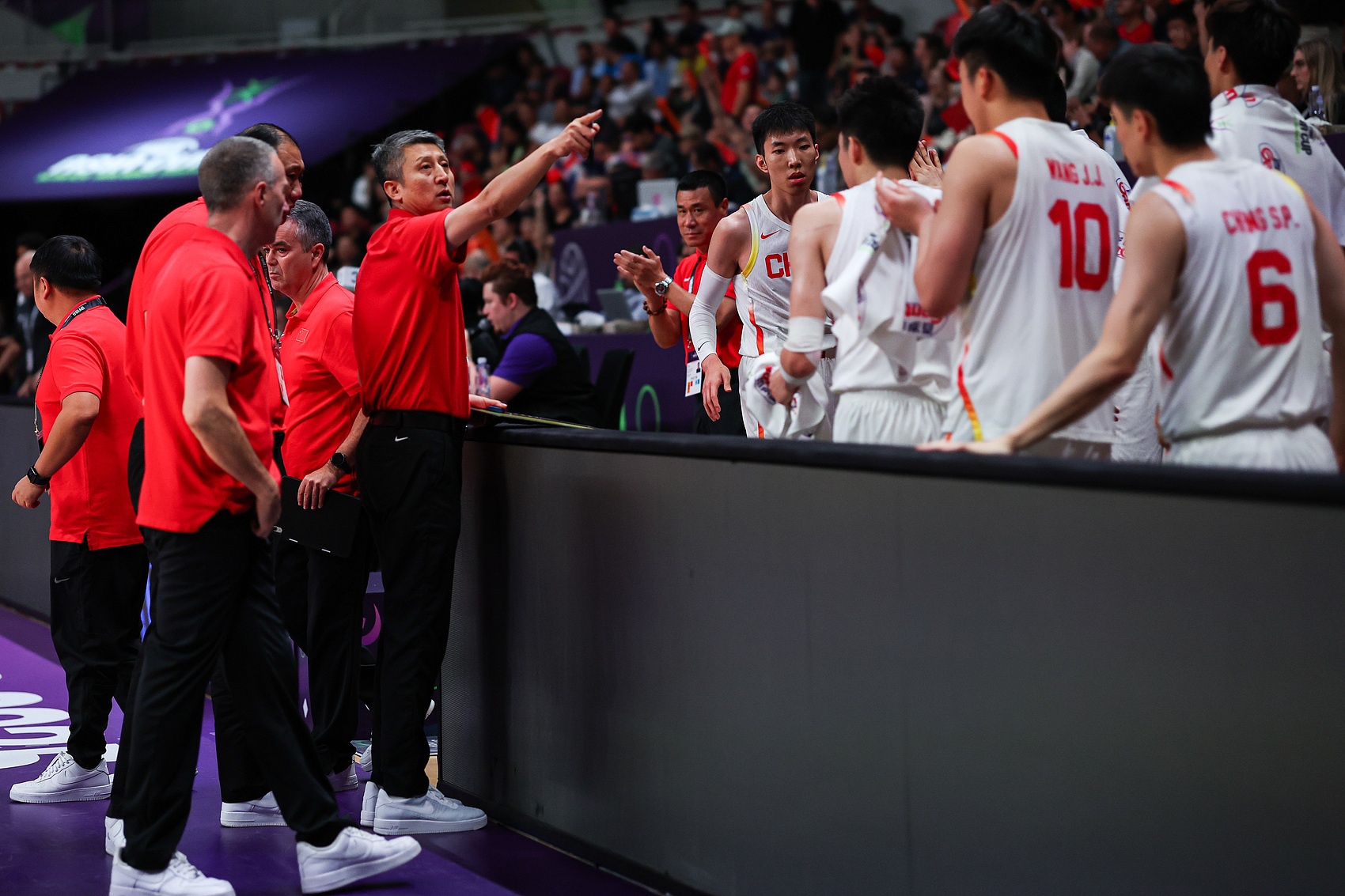 央视网：亚洲杯十年最佳战绩，中国男篮是如何做到的？